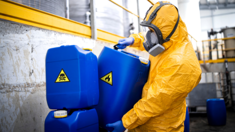 Entenda como a reciclagem química está transformando resíduos plásticos em novos recursos, mudando o rumo da sustentabilidade.