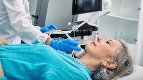 Dra. Thaline Neves destaca a relevância do ultrassom como recurso essencial na medicina preventiva e nos check-ups de rotina.