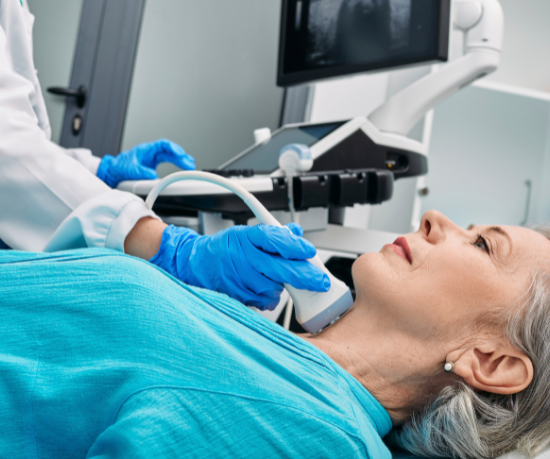 Dra. Thaline Neves destaca a relevância do ultrassom como recurso essencial na medicina preventiva e nos check-ups de rotina.