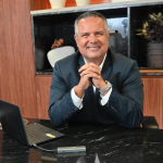 Como a engenharia de infraestrutura se adapta às demandas por eficiência, transparência e boa governança, com Elmar Juan Passos Varjão Bomfim.