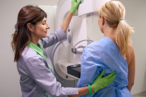 O que o laudo da mamografia revela sobre a saúde das mamas? Com a análise de Vinicius Tadeu Sattin Rodrigues, entenda os principais achados e sua importância clínica.